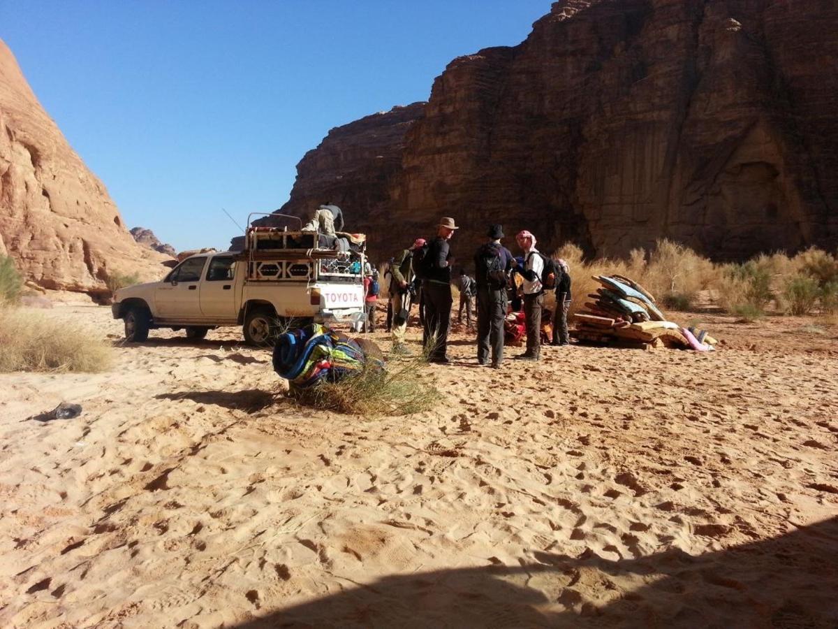 Hotel Zawaideh Desert Camp Wadi Rum Esterno foto