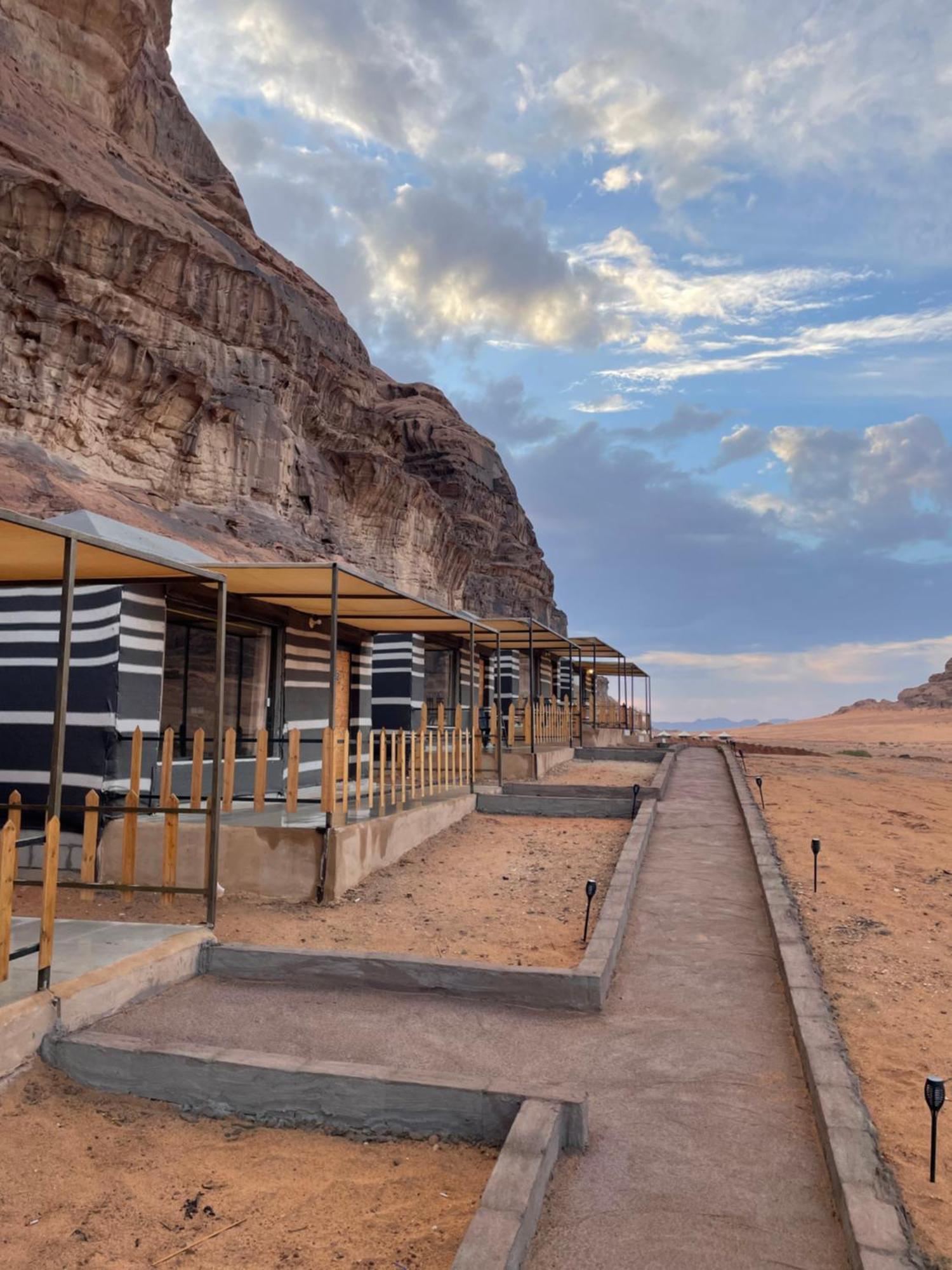 Hotel Zawaideh Desert Camp Wadi Rum Esterno foto