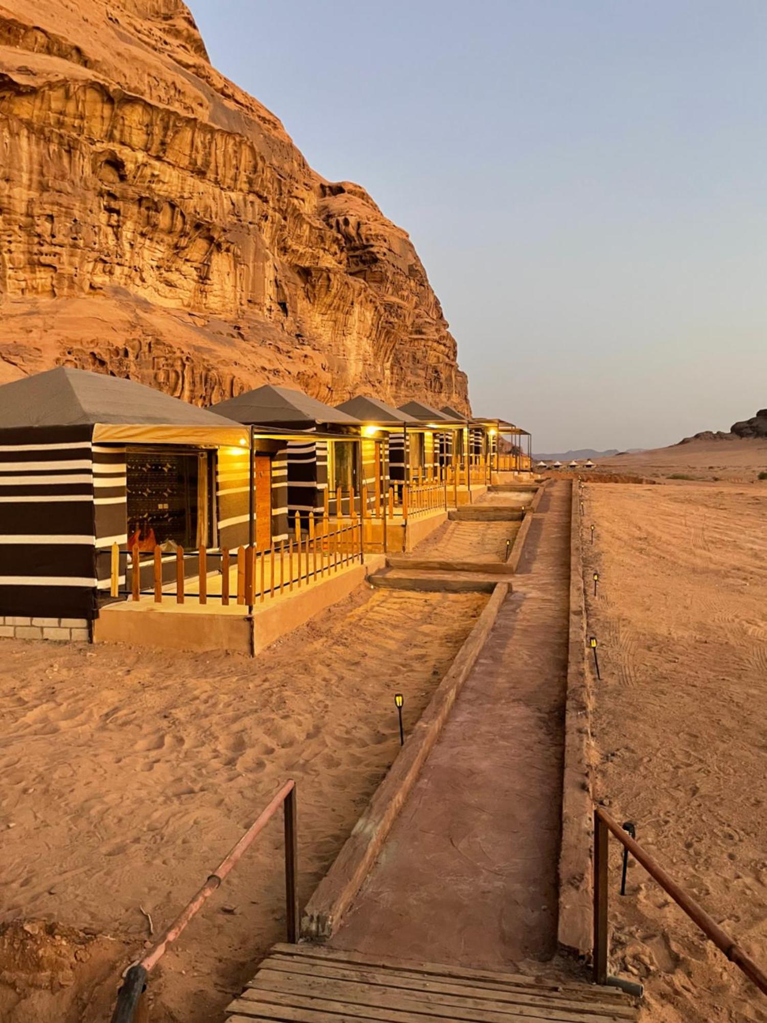 Hotel Zawaideh Desert Camp Wadi Rum Esterno foto